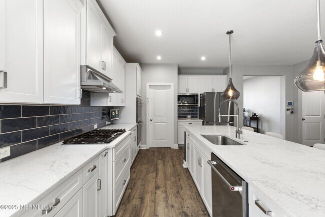 Building Photo - 205 Willow Crk Ct
