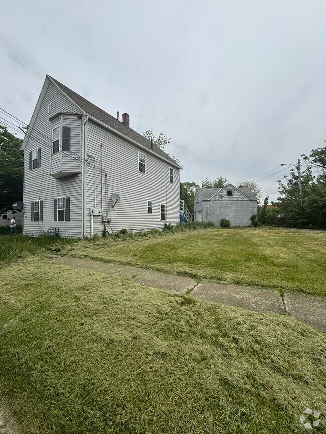 Building Photo - 1421 Long Ave