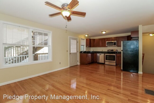 Building Photo - 101-1110 Riverview Ln