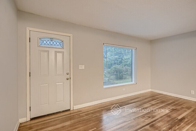 Foto del edificio - 6515 Brandemere Rd N
