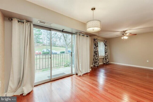 Foto del edificio - 12705 Dara Dr