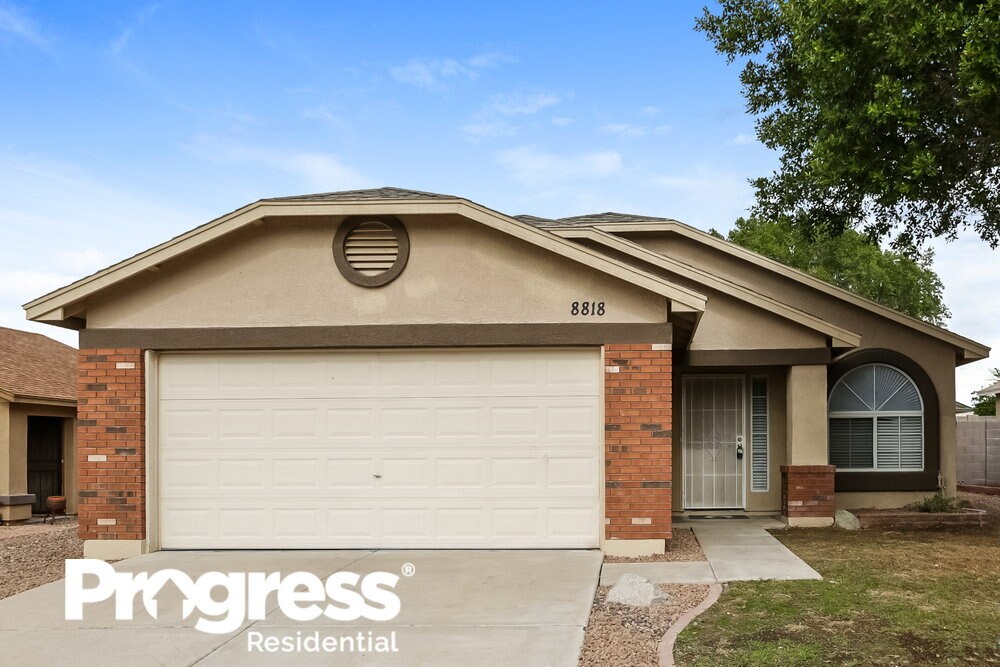 Foto principal - 8818 E Dallas St