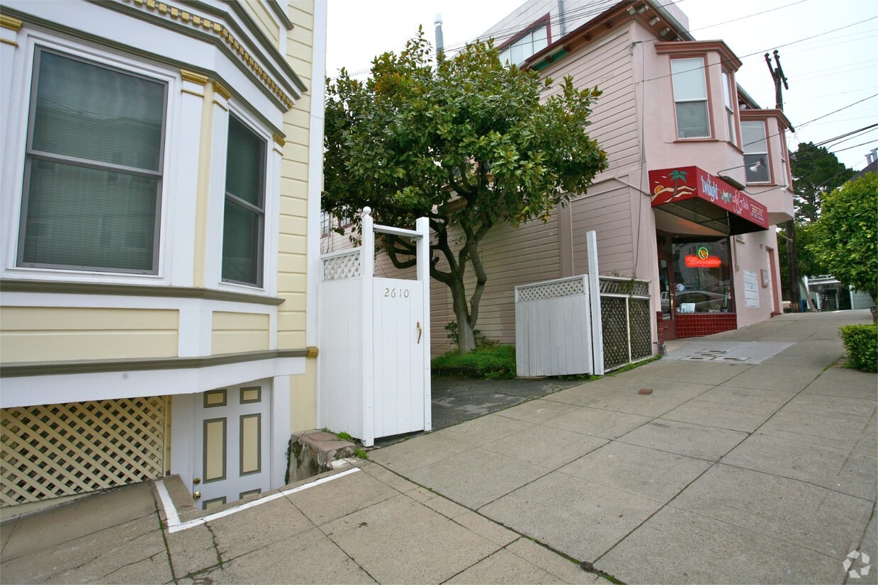 Building Photo - 2610-2614 McAllister Street