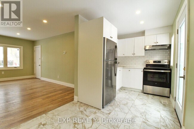 Photo du bâtiment - 1243 Langmuir Ave