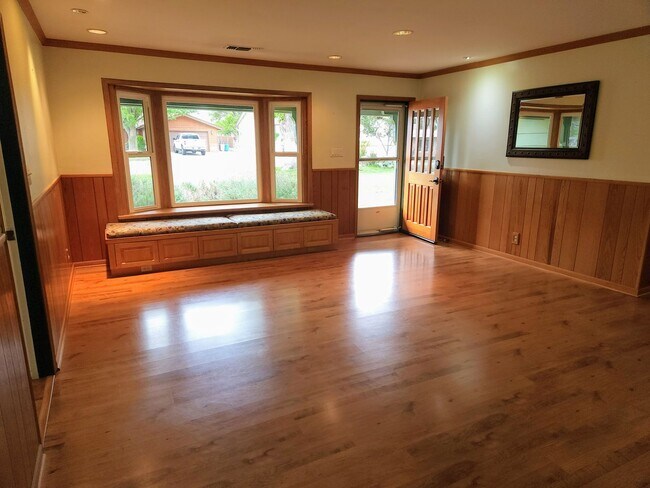 Building Photo - Spacious three bedroom home with solar