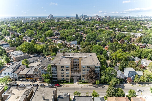 Building Photo - Suncrest Court