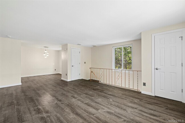 Foto del edificio - 104 Birchwood Rd