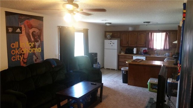 Building Photo - 1335 Meadow Ln