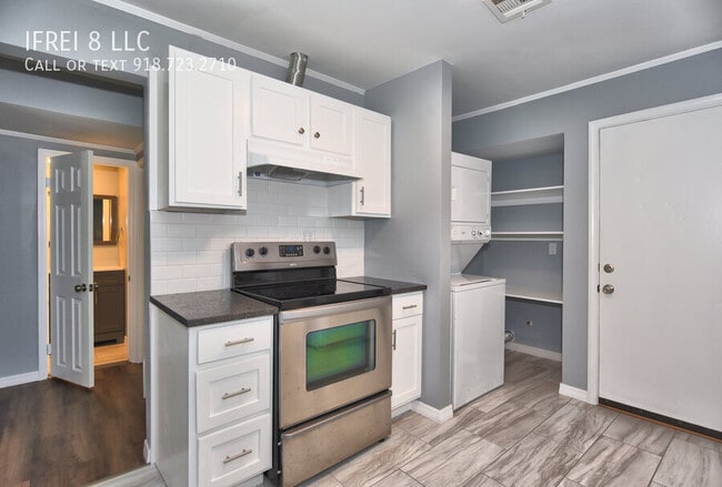 Building Photo - 1557 N Irvington Ave