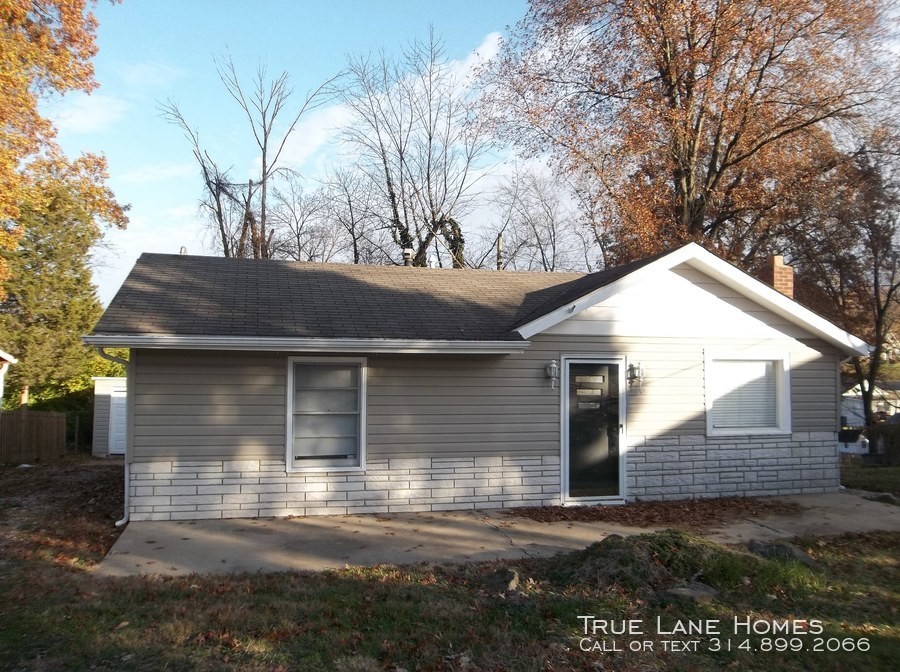Foto principal - 10040 Bon Oak Dr