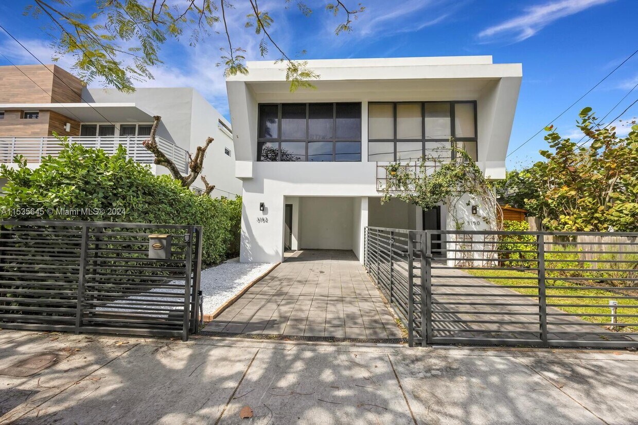 Foto principal - 3152 Hibiscus St