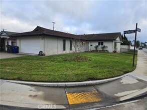 Building Photo - 6604 Dillman St