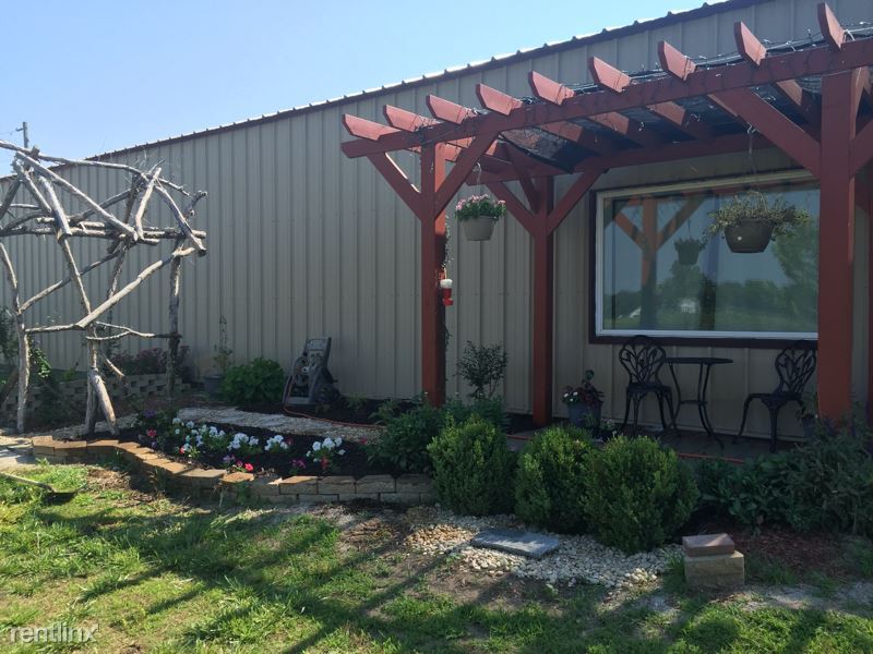 3 br, 1 bath House 34959 Block Rd House Rental in Paola, KS