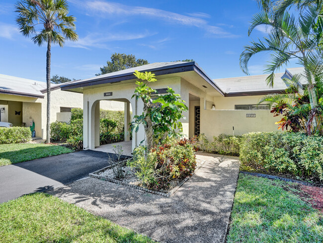 Welcome Home To Boca Lago - 8511 Casa del Lago