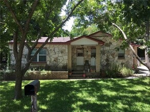 Building Photo - 507 Middle Ln