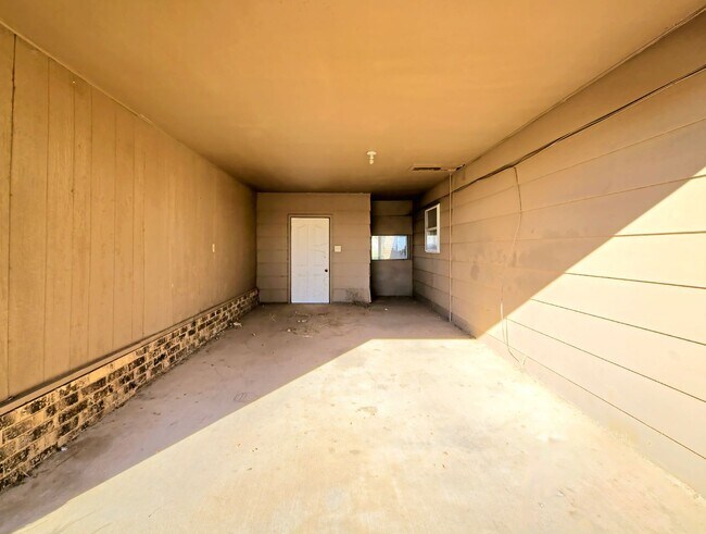 Foto del edificio - A Charming 2 Bedroom, 1.5 Bath in West Lubbock - MOVE IN SPECIAL