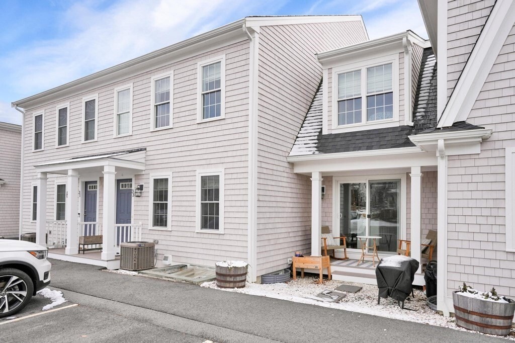 Primary Photo - 138 Elm St