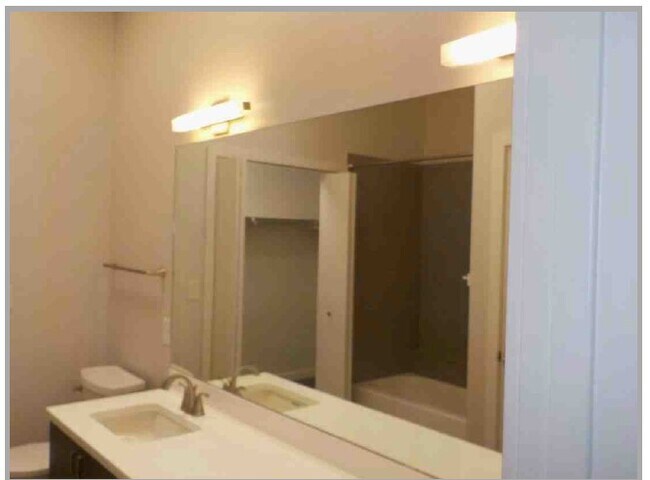Foto del edificio - 5165 Granby Cir