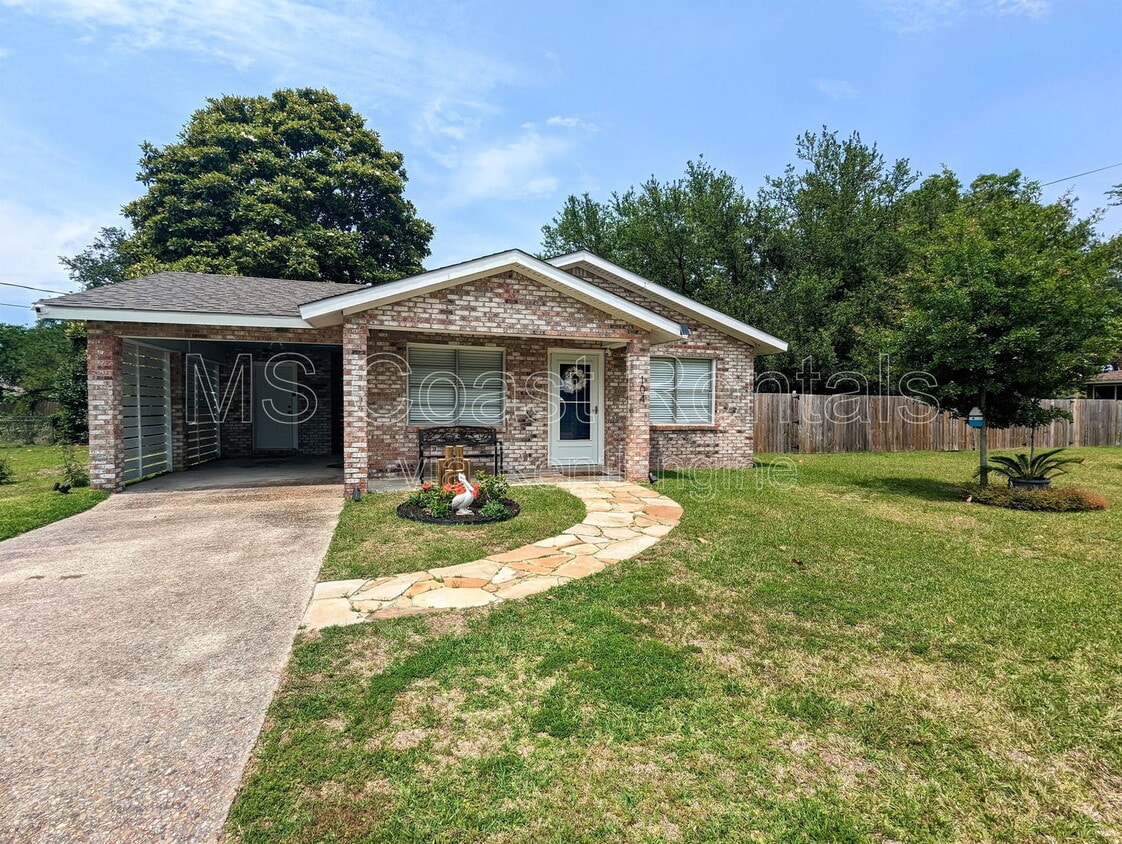 Primary Photo - 104 Charleswood Ln