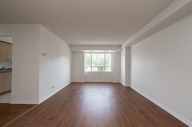 Building Photo - 333 Sidney Belsey Crescent