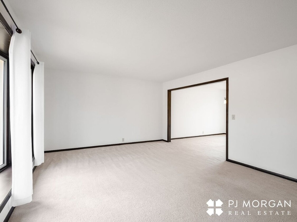 Primary Photo - 3 Bed 3 Bath Duplex - Available now