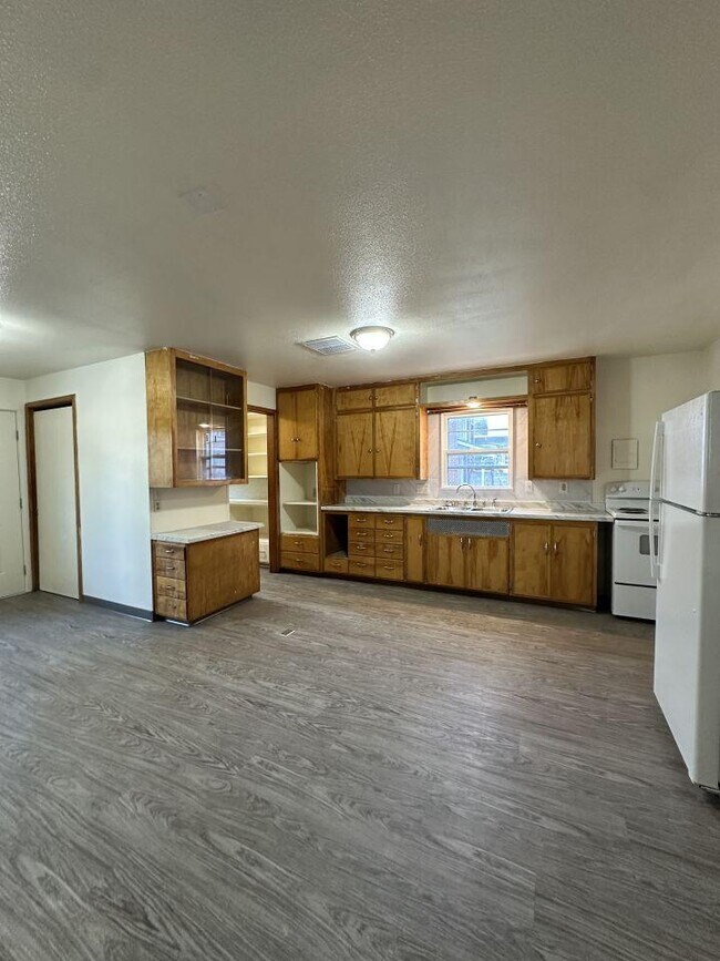 Building Photo - 2 bedroom in Billings MT 59102