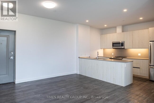 Building Photo - 365 Armour Rd