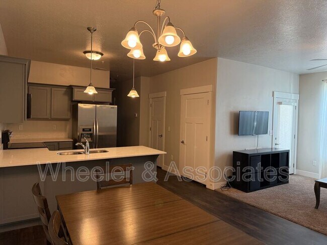 Foto del edificio - 47 W Silver Springs Dr