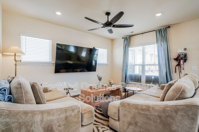 Building Photo - 2229 Hedge Maple Dr