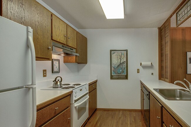 Building Photo - 6234 138th Ave NE