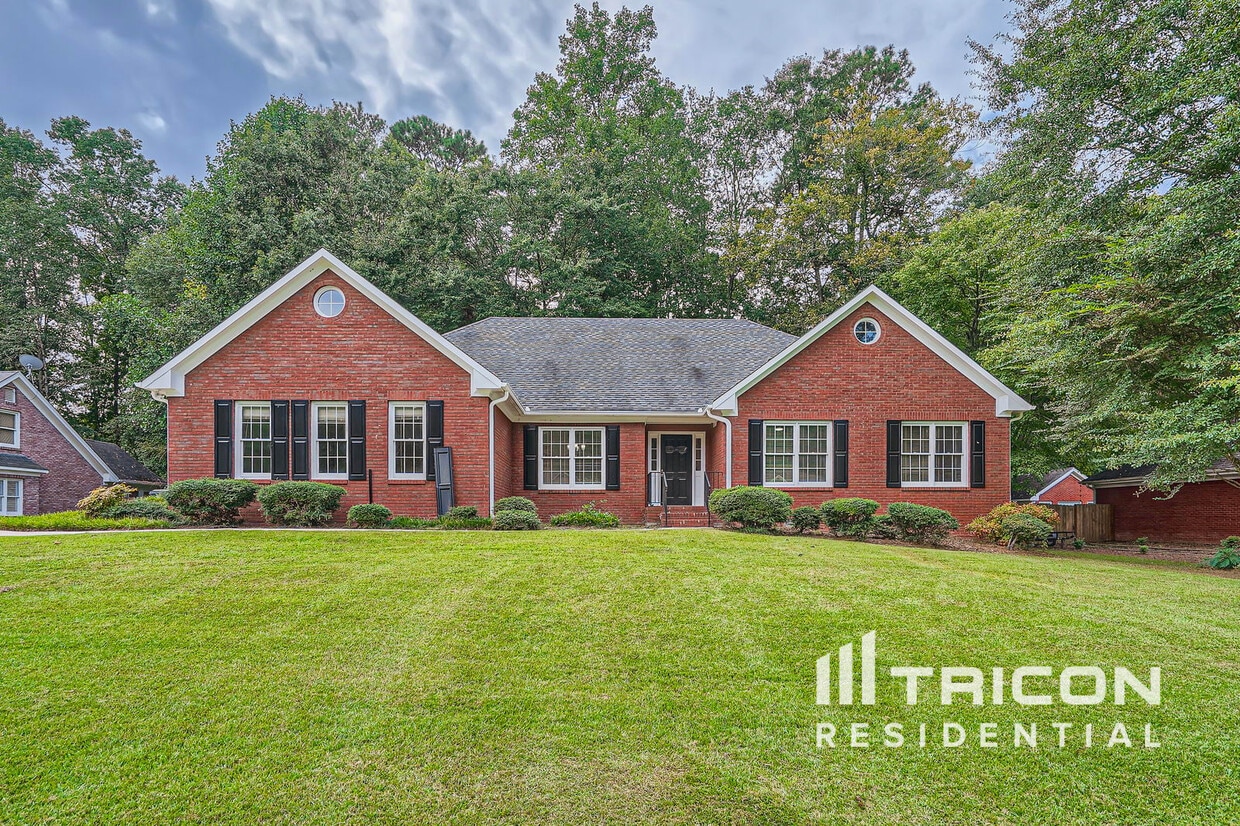 Building Photo - 229 Ivy Creek Dr