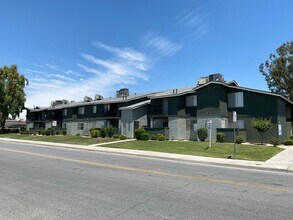 Building Photo - 3900 El Potrero Ln