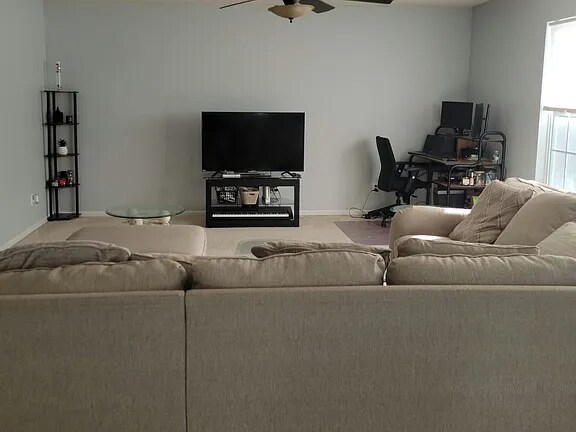 Foto del edificio - 14302 Holly Berry Cir