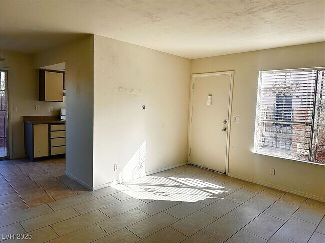 Building Photo - 4338 Caliente St