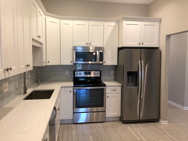 Foto del edificio - 6571 Pondfield Ln
