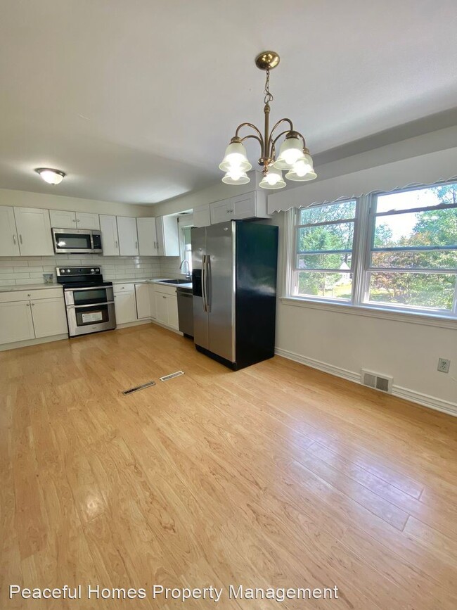 Building Photo - 4 br, 2 bath House - 1766 Linwood Ave