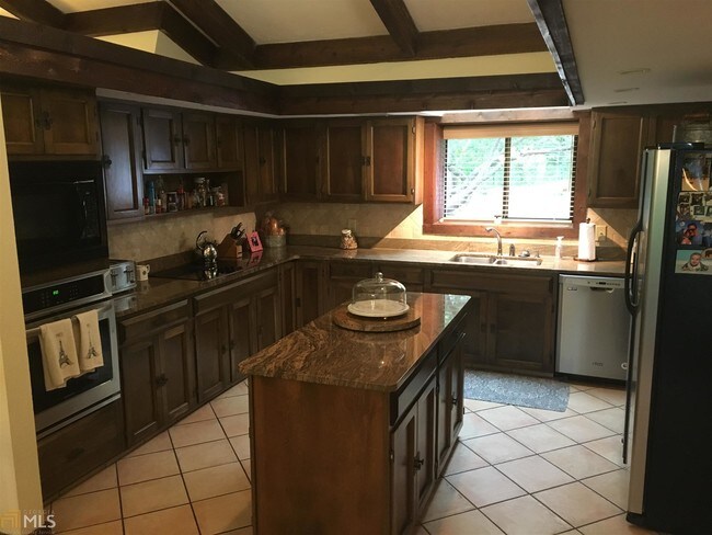 Foto del edificio - 3376 Fairway Dr