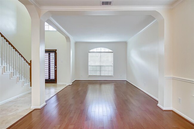 Building Photo - 9318 Millcrest Ln