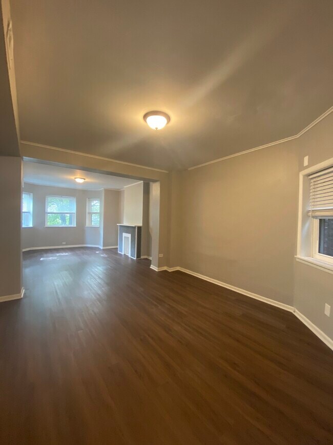 Building Photo - 3252 S Princeton Ave