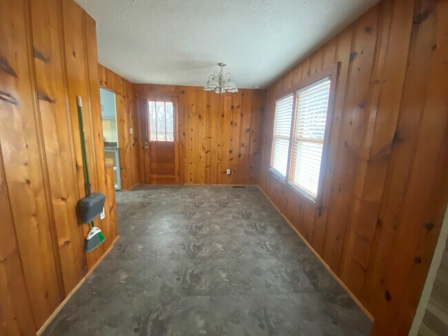 Building Photo - 5544 MO-25