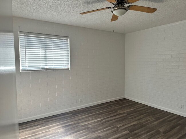 Foto del edificio - Great Ground Level Unit, Prime Area, Overlooking Pool!