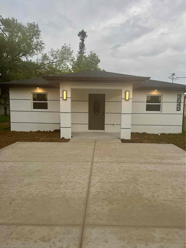 Foto principal - 3645 Marion St