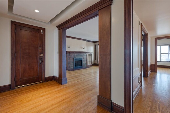 Foto del edificio - 7216 S South Shore Dr