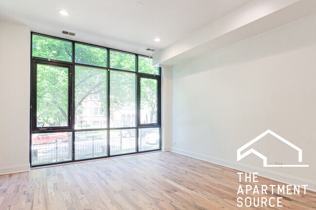 Foto del edificio - 5733 N Winthrop Ave