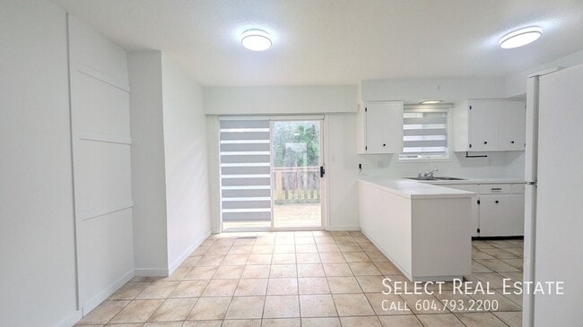 Building Photo - 46050 Camrose Ave