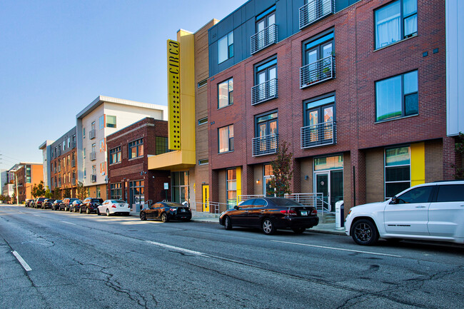 Building Photo - Circa Apartments