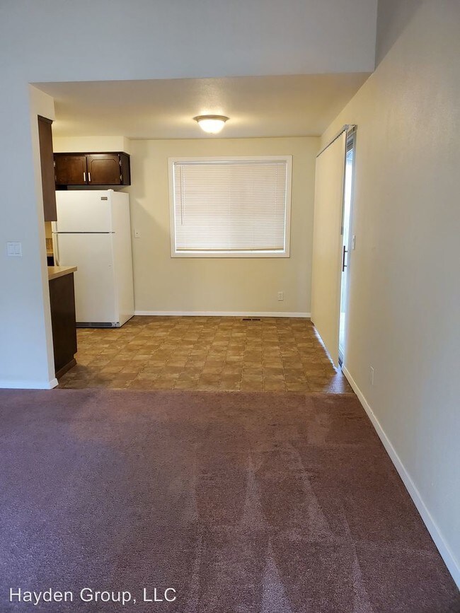 Foto del edificio - 2 br, 1 bath Apartment - 3130 Brittany Drive
