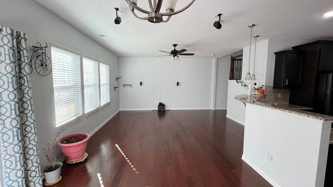 Building Photo - 421 Durants Neck Ln