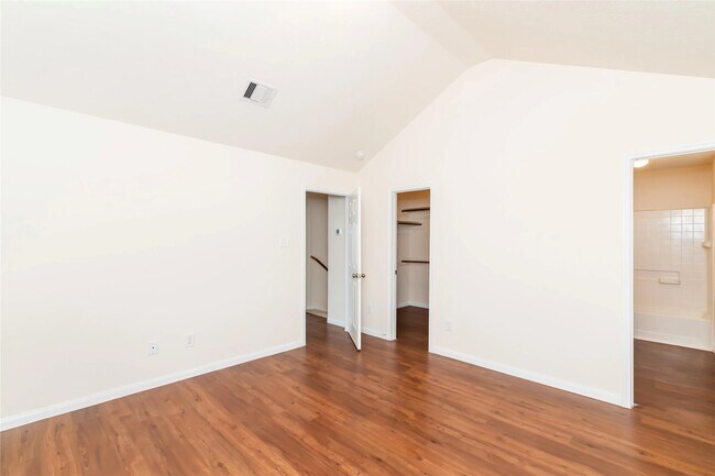 Foto del edificio - 6274 Brenwood Cir