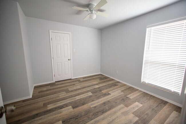 Foto del edificio - 3 Bedroom In Frenship ISD!